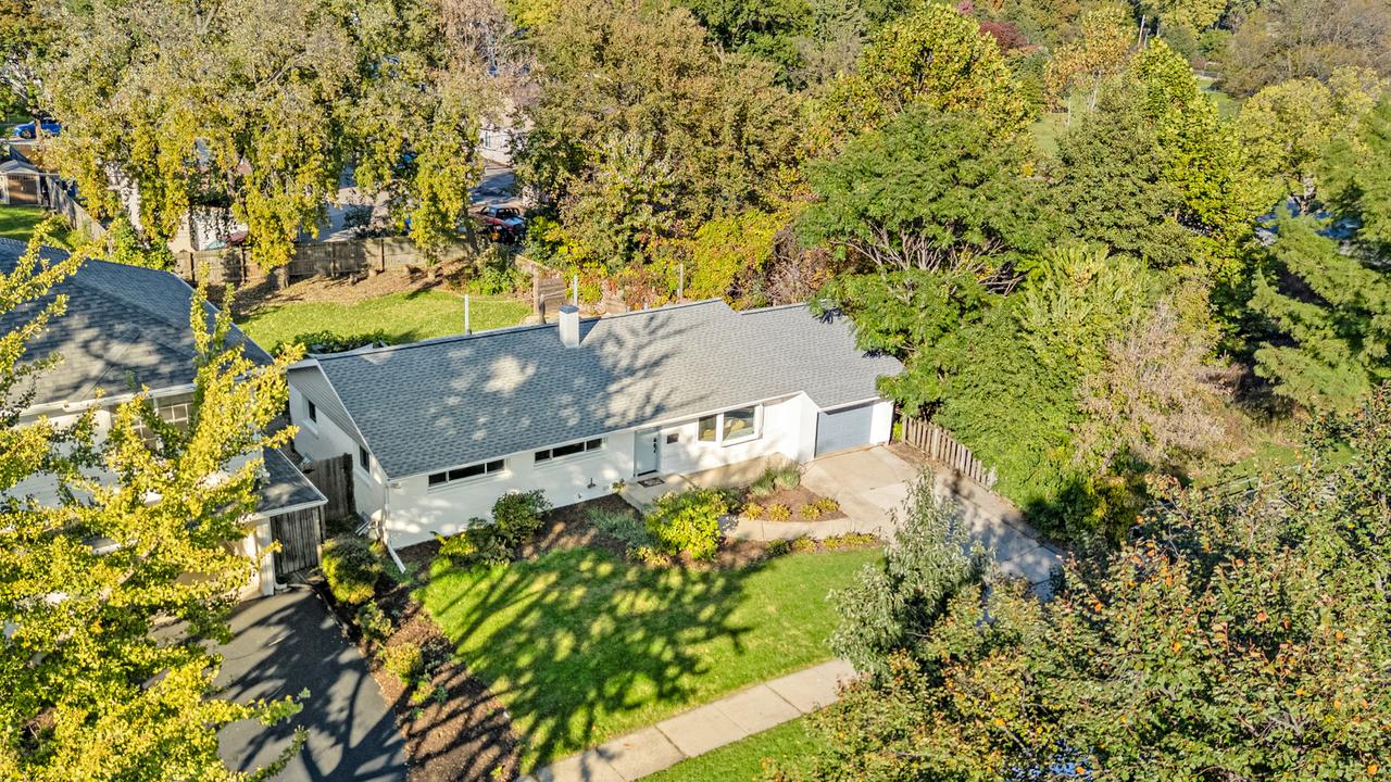 414 Austin St., Downers Grove, IL 60515