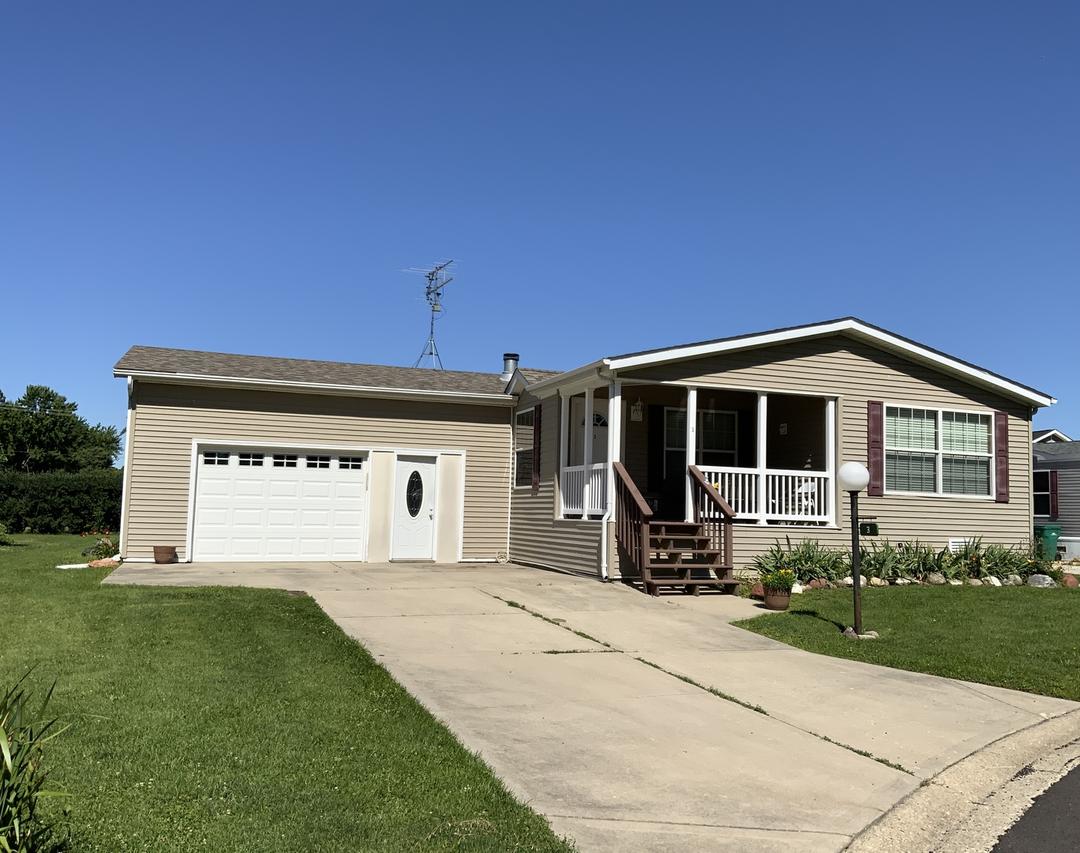 3 Maple Ln., Sandwich, IL 60548