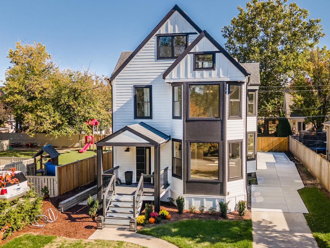 121 N Kensington Ave., La Grange, IL 60525