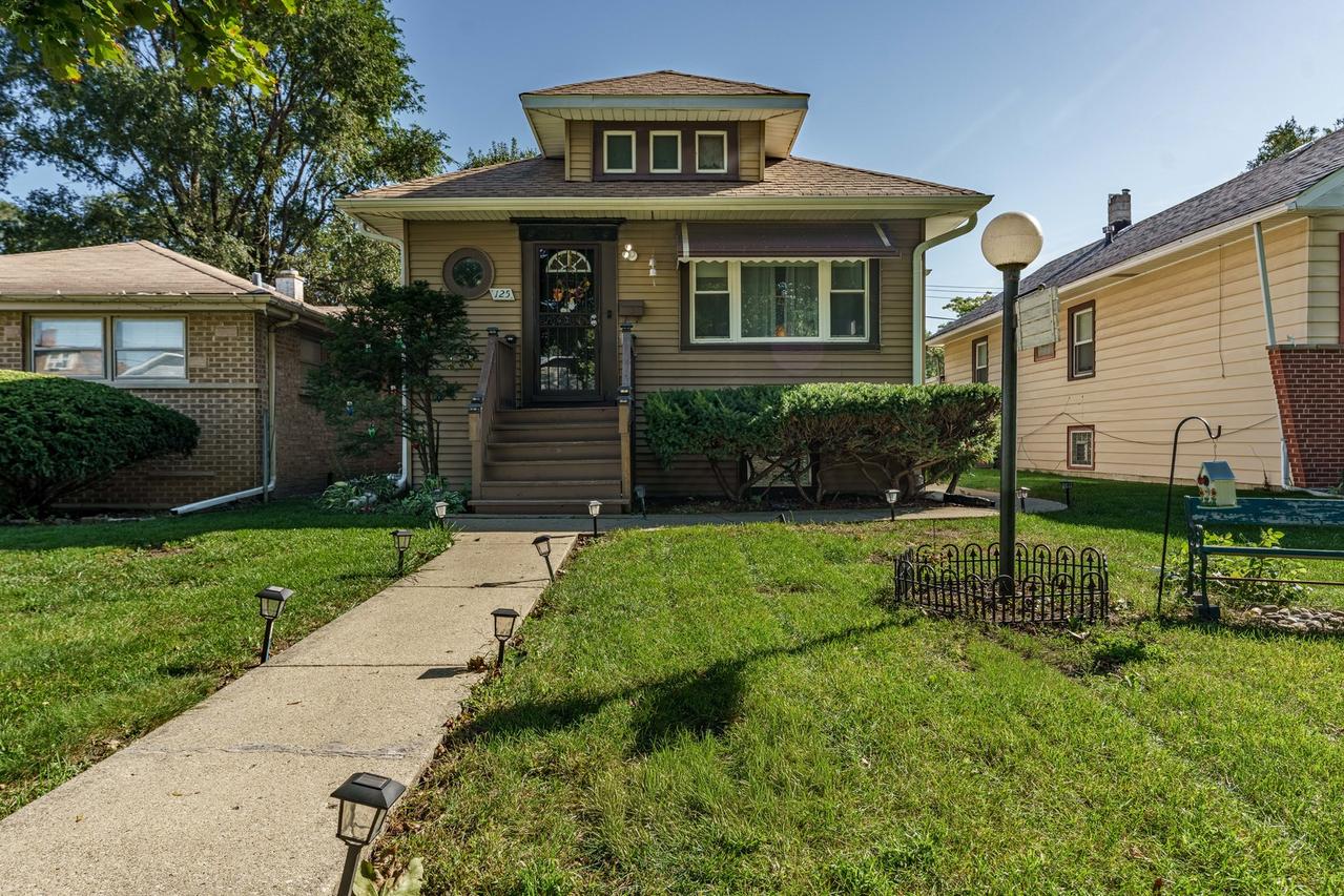 125 S 21st Ave., Maywood, IL 60153