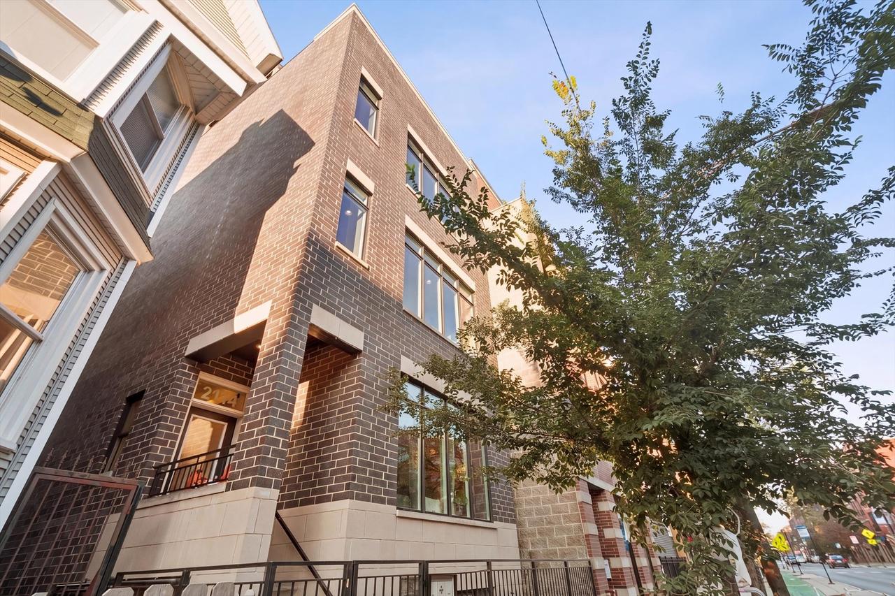 2114 W Belmont Ave. #2, Chicago, IL 60618