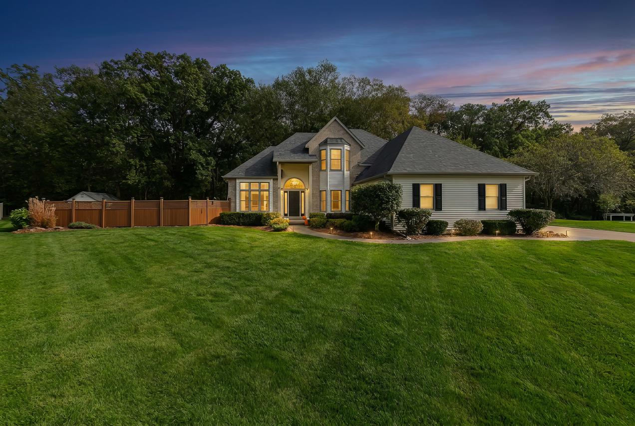 65 Barrington Cir., Hampton, IL 61256
