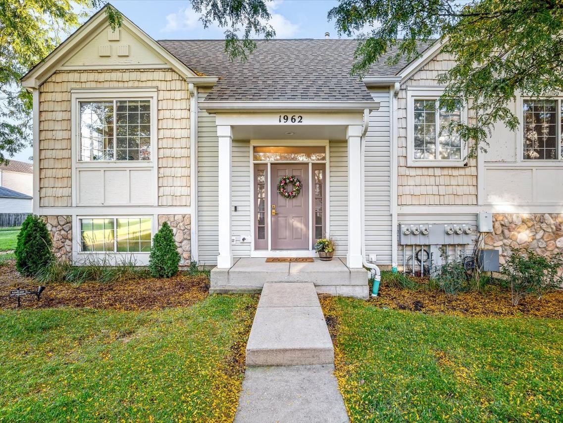 1962 Middlebury Dr., Aurora, IL 60503
