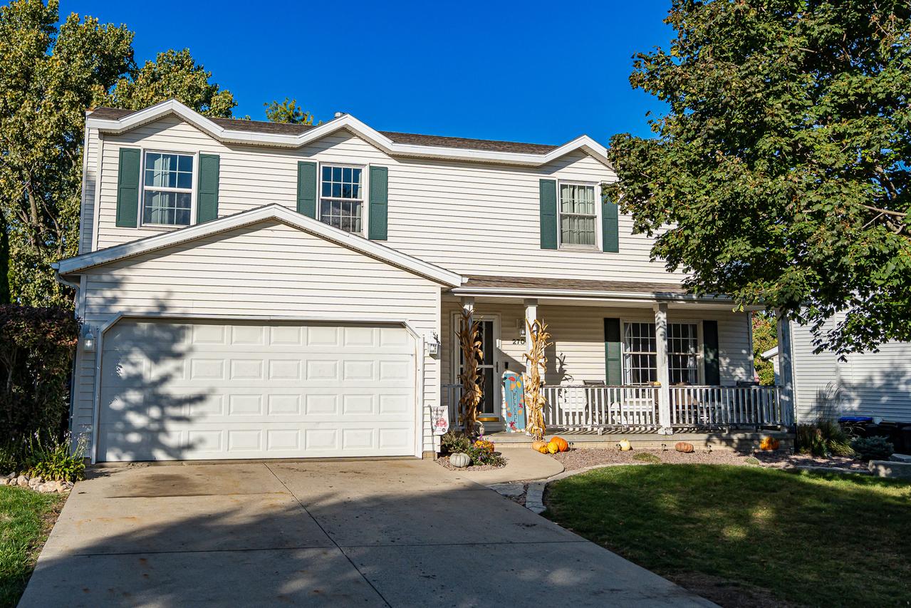 2706 Sandstone St., Bloomington, IL 61704