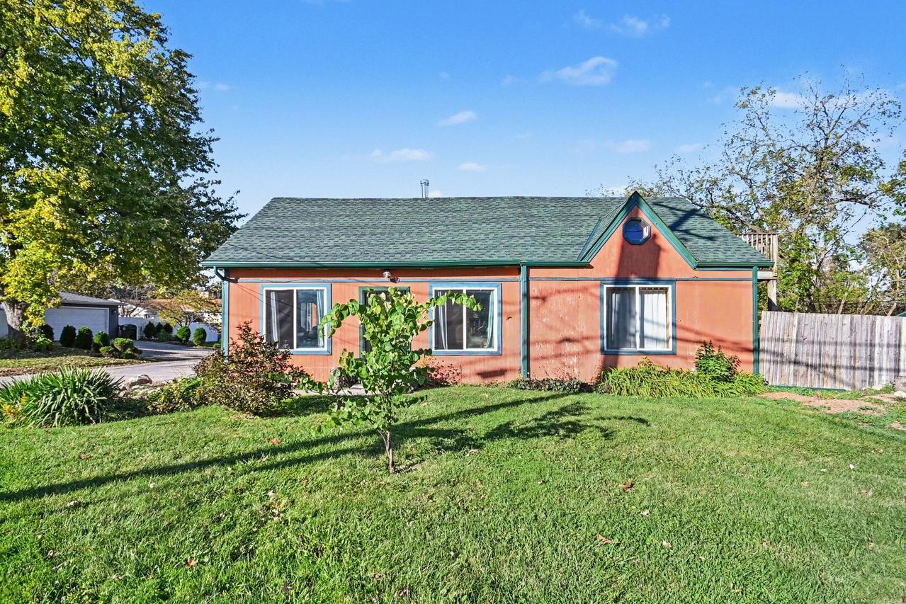630 Allanson Rd., Mundelein, IL 60060