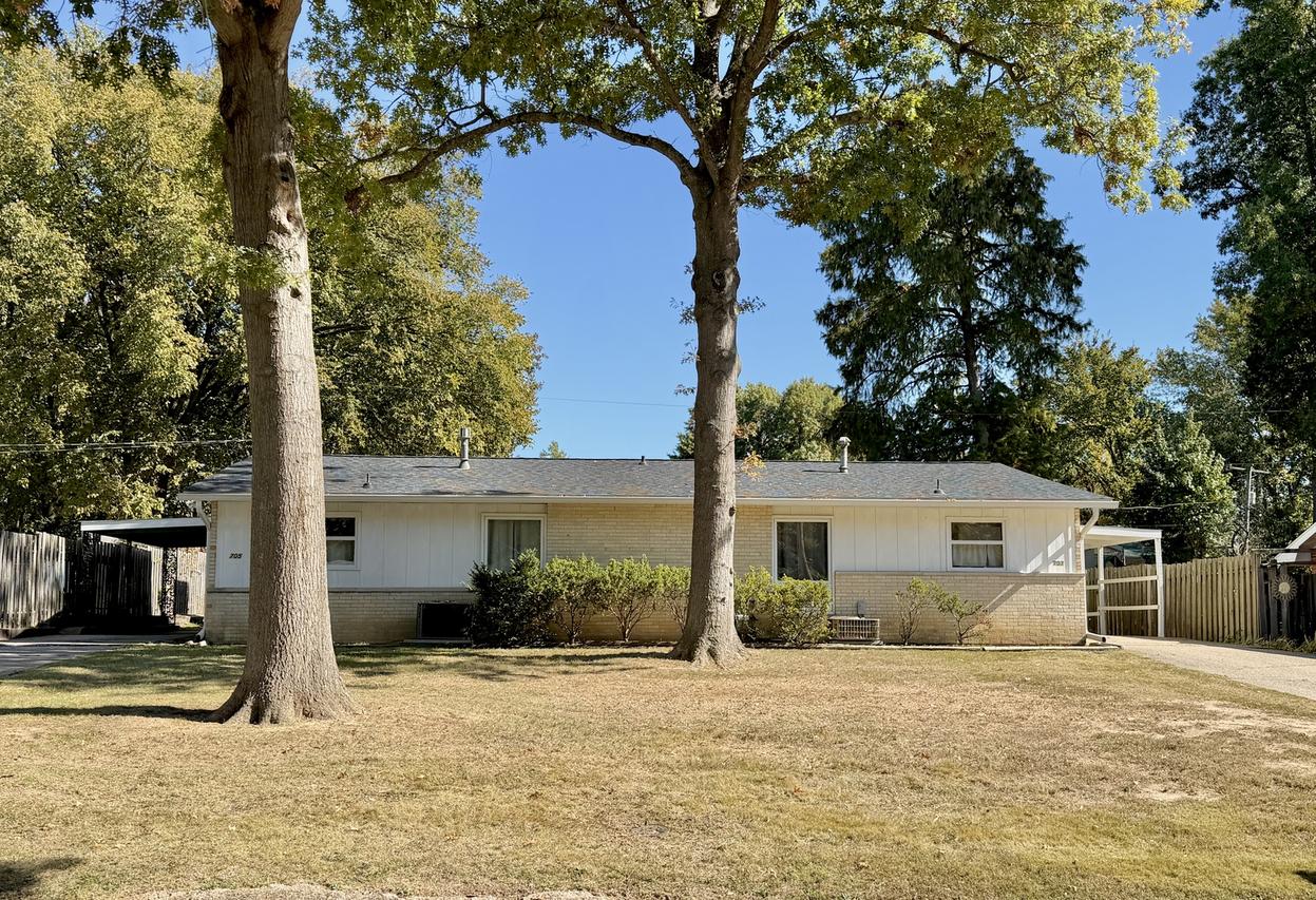 705-707 S Valley Rd., Carbondale, IL 62901