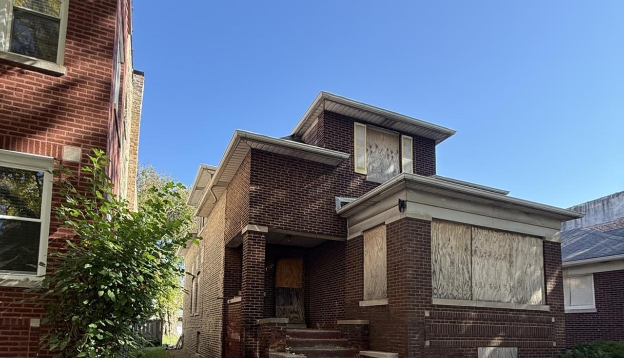 7521 S Ridgeland Ave., Chicago, IL 60649