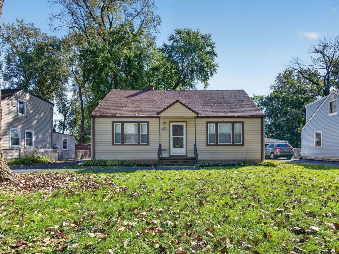 15711 Whipple Ave., Markham, IL 60428