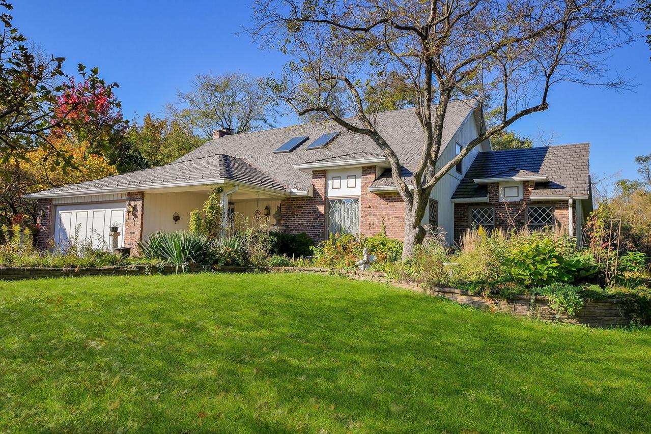 2S630 Williams Rd., Warrenville, IL 60555