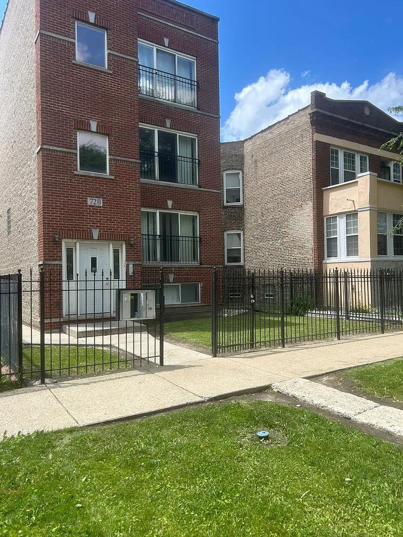 720 N Central Park Ave., Chicago, IL 60624