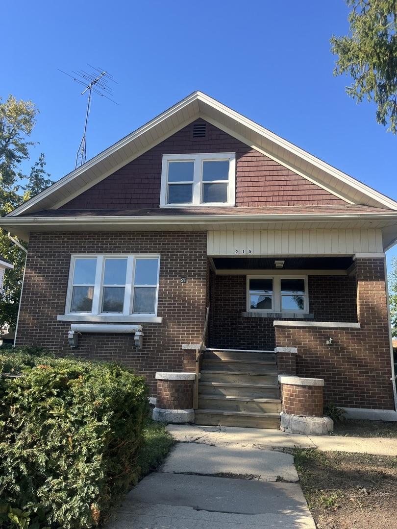 915 N Vine St., Joliet, IL 60435