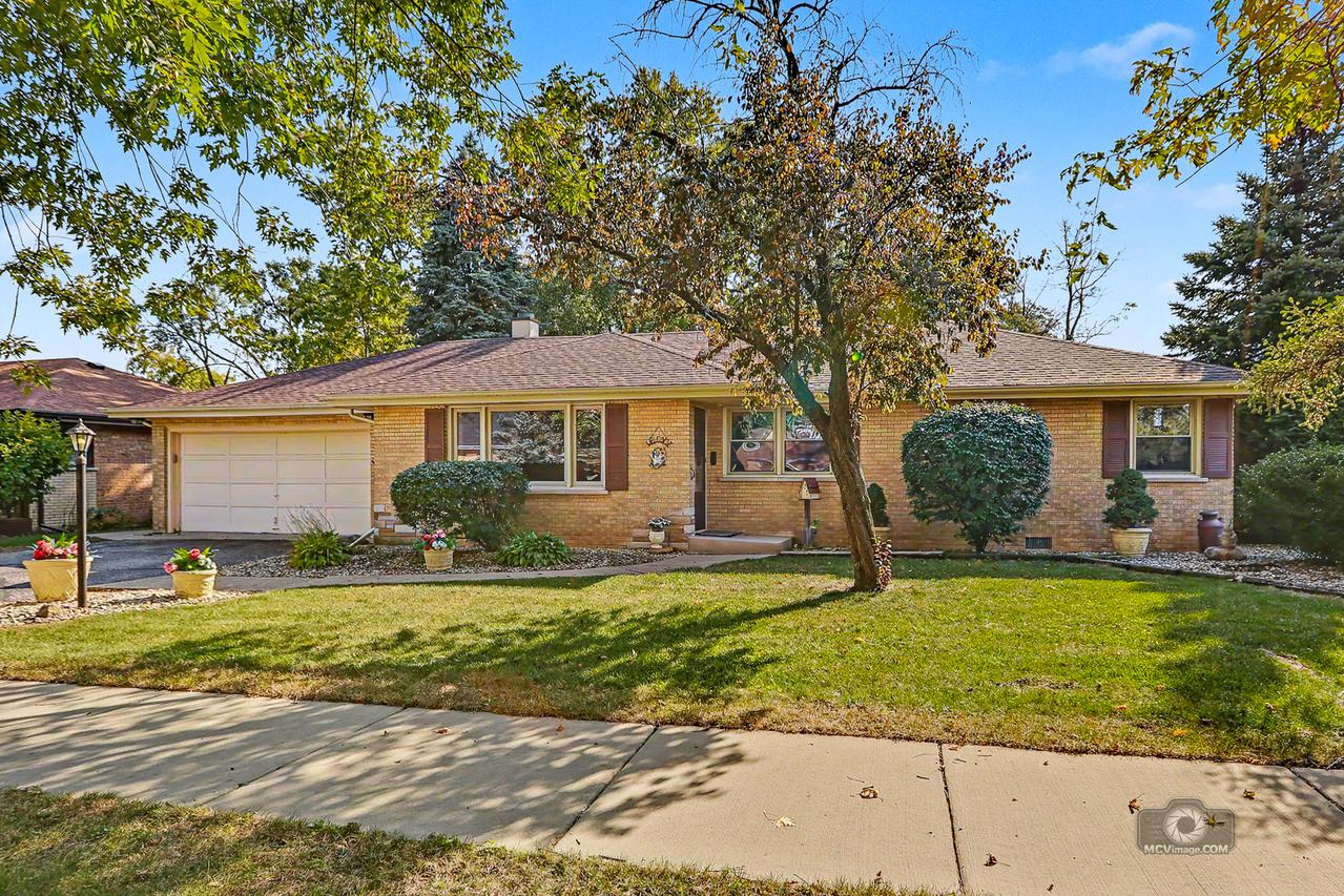 7917 W 112th St., Palos Hills, IL 60465