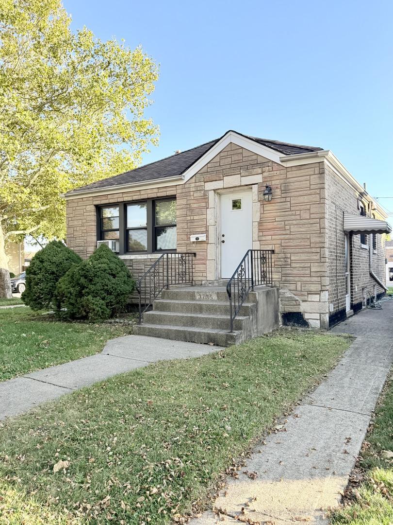 3735 W 54th St., Chicago, IL 60632