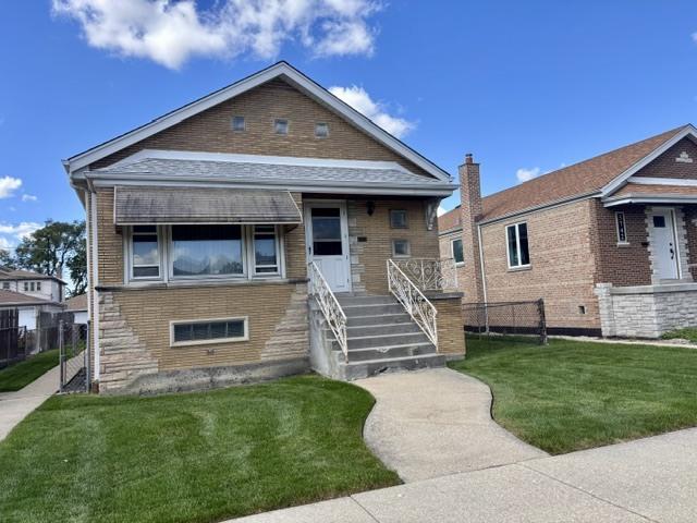 5744 S Menard Ave., Chicago, IL 60638