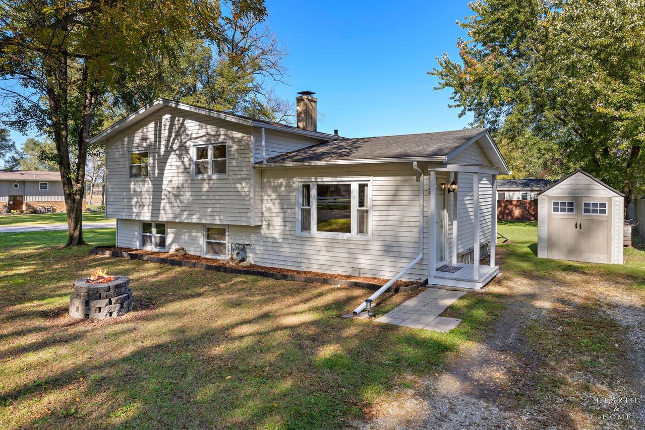 2524 Clara St., Mchenry, IL 60050