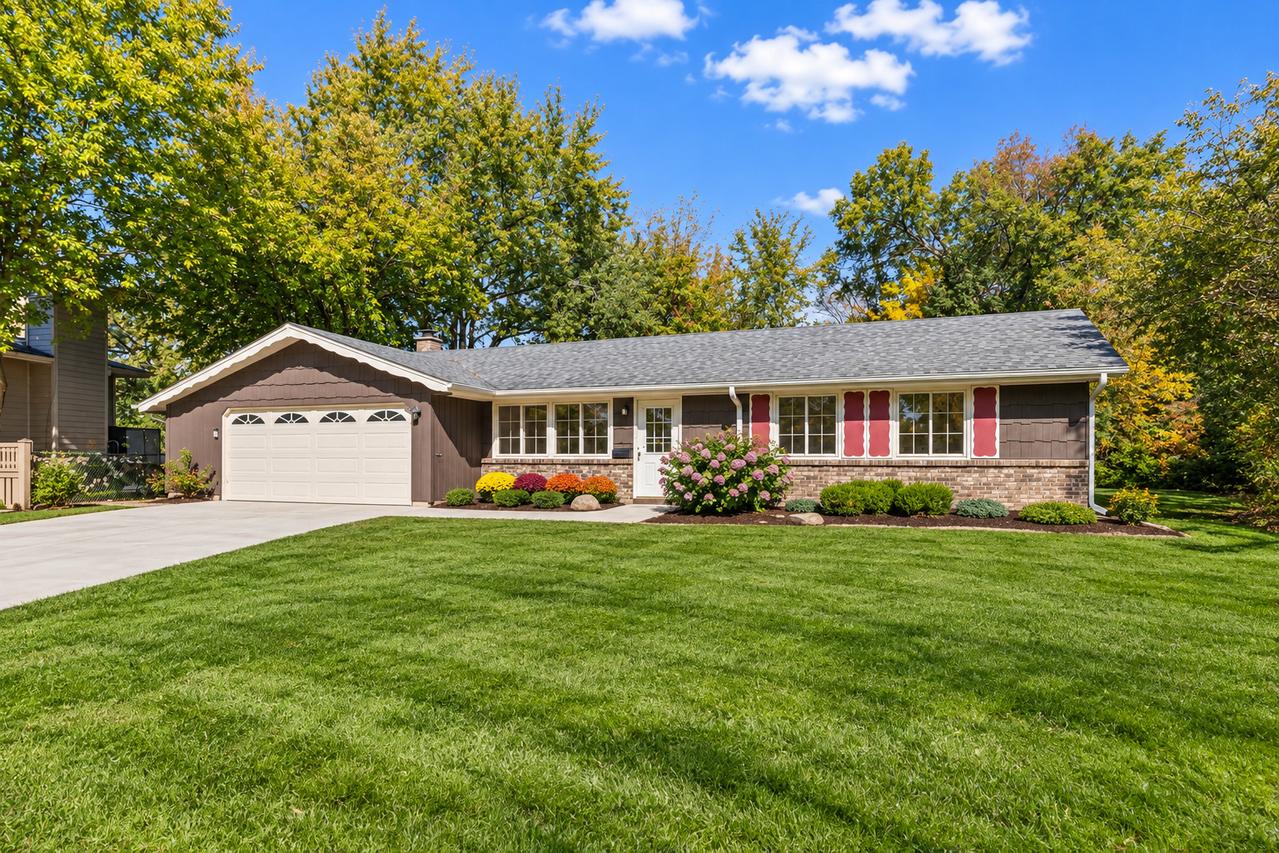 608 Andrew Ct., Schaumburg, IL 60193