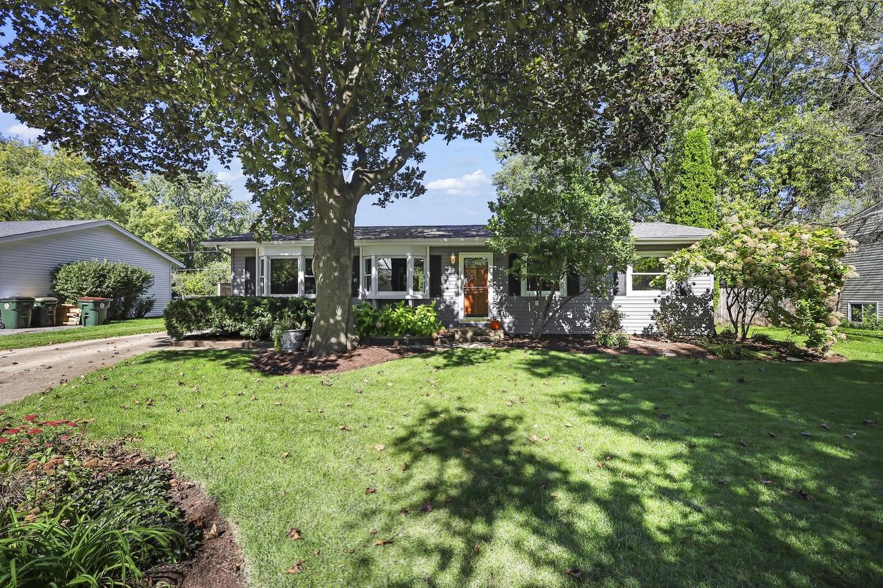 30W240 Allister Ln., Naperville, IL 60563