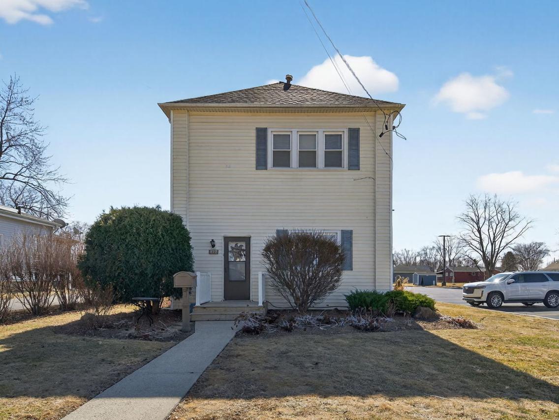 159 E Church St., Coal City, IL 60416