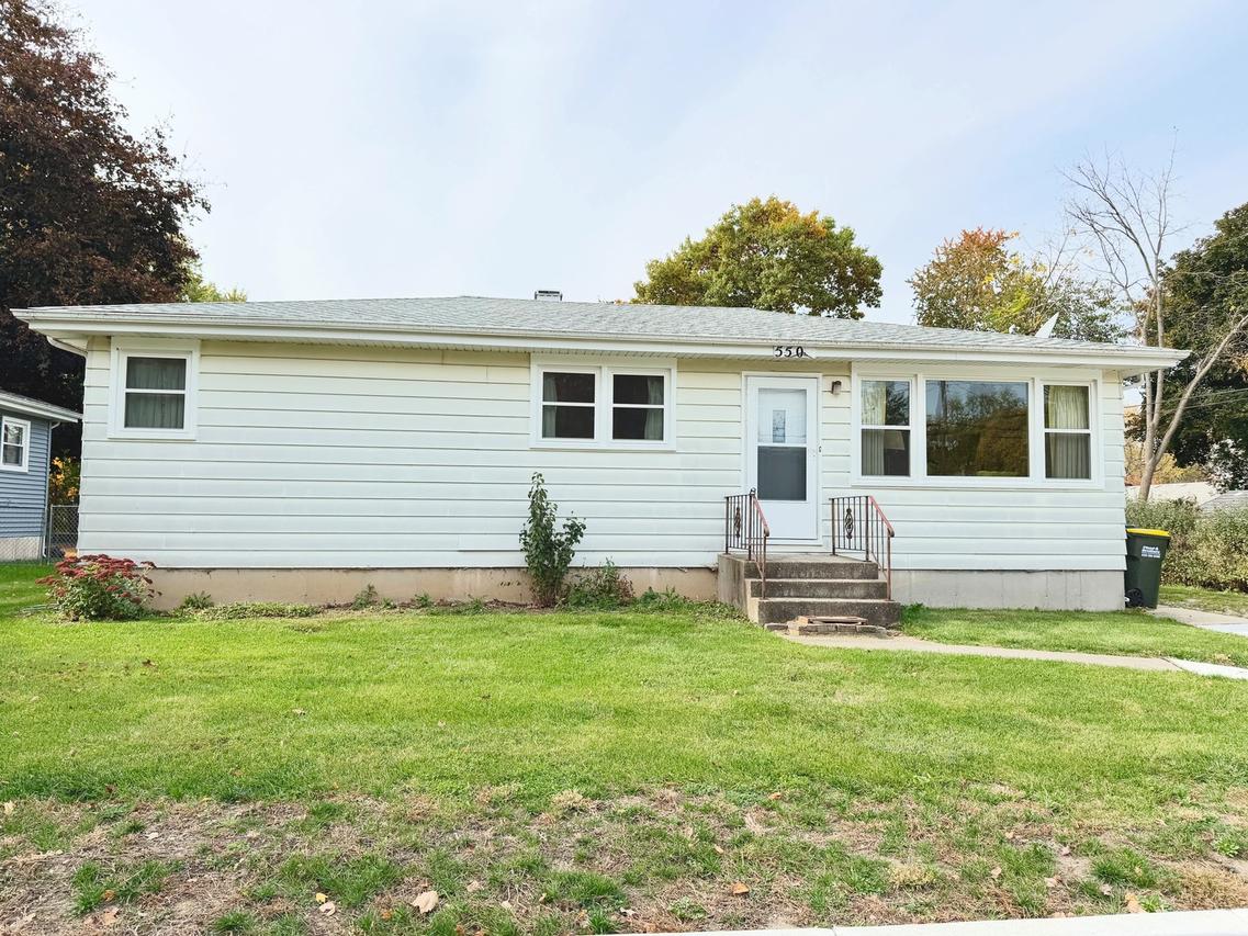 550 Elm St., Hampshire, IL 60140