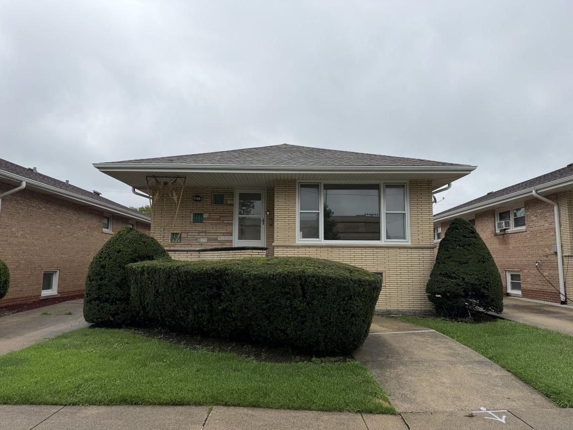 8415 S Kedvale Ave., Chicago, IL 60652