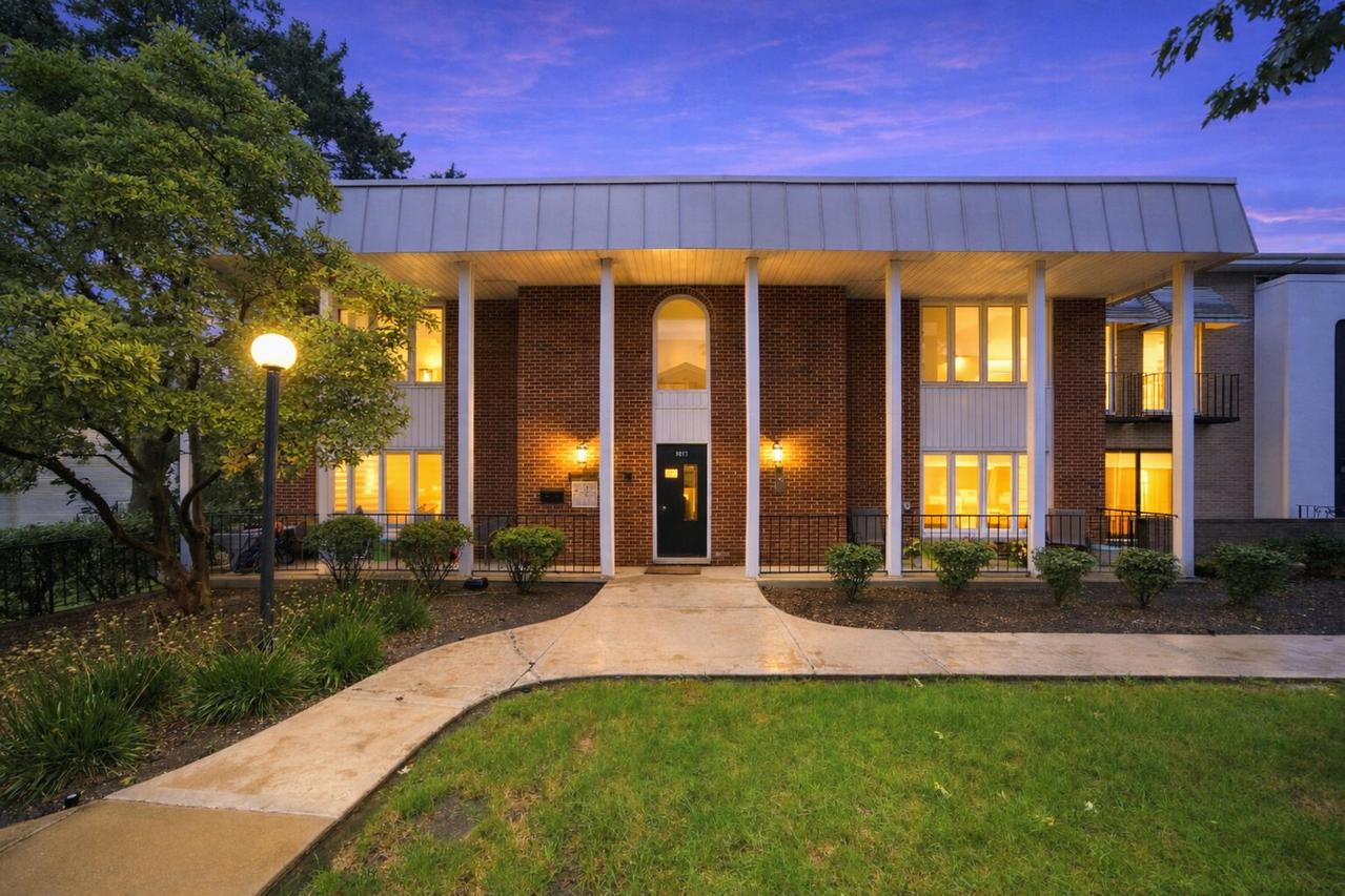 9817 S Keeler Ave. #D, Oak Lawn, IL 60453