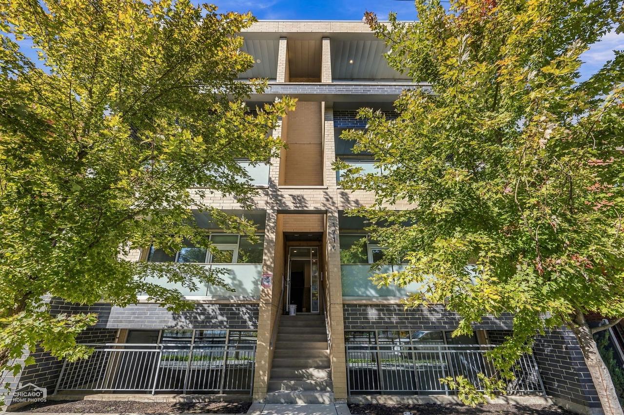 1716 N California Ave. #1N, Chicago, IL 60647