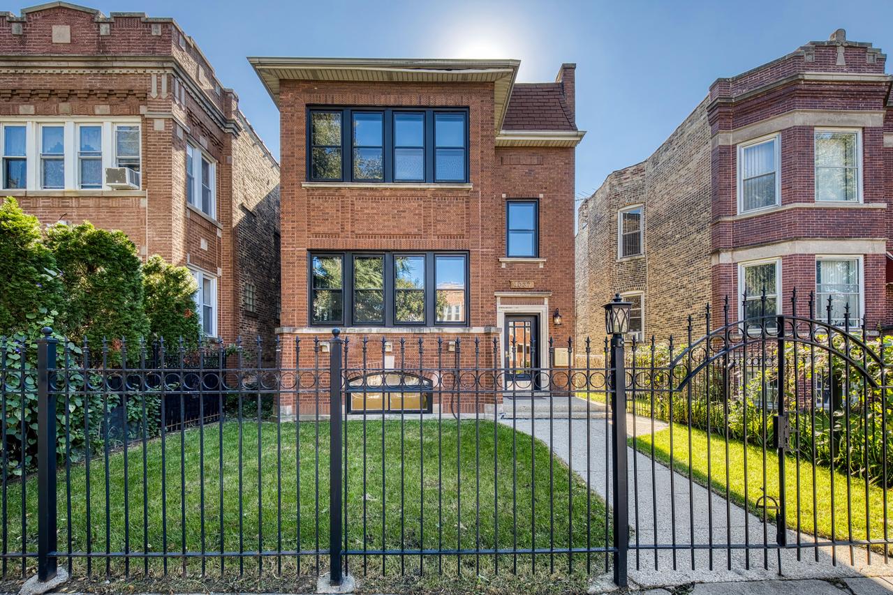 4037 W Oakdale Ave., Chicago, IL 60641