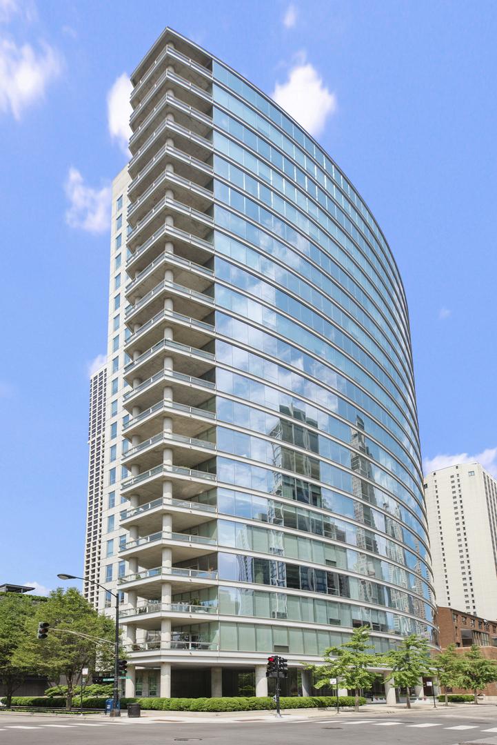 30 W Oak St. #20A, Chicago, IL 60610