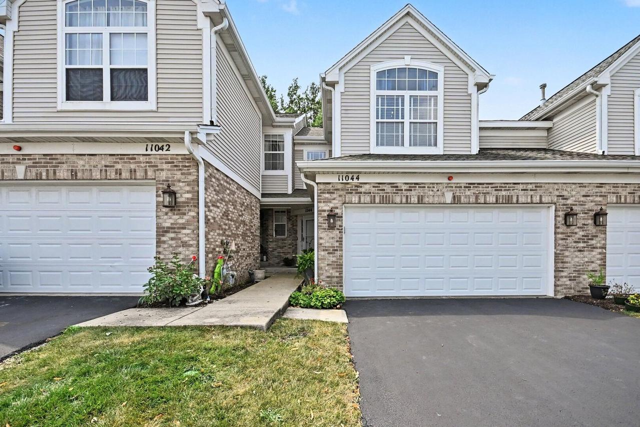 11044 72nd St., Indian Head Park, IL 60525