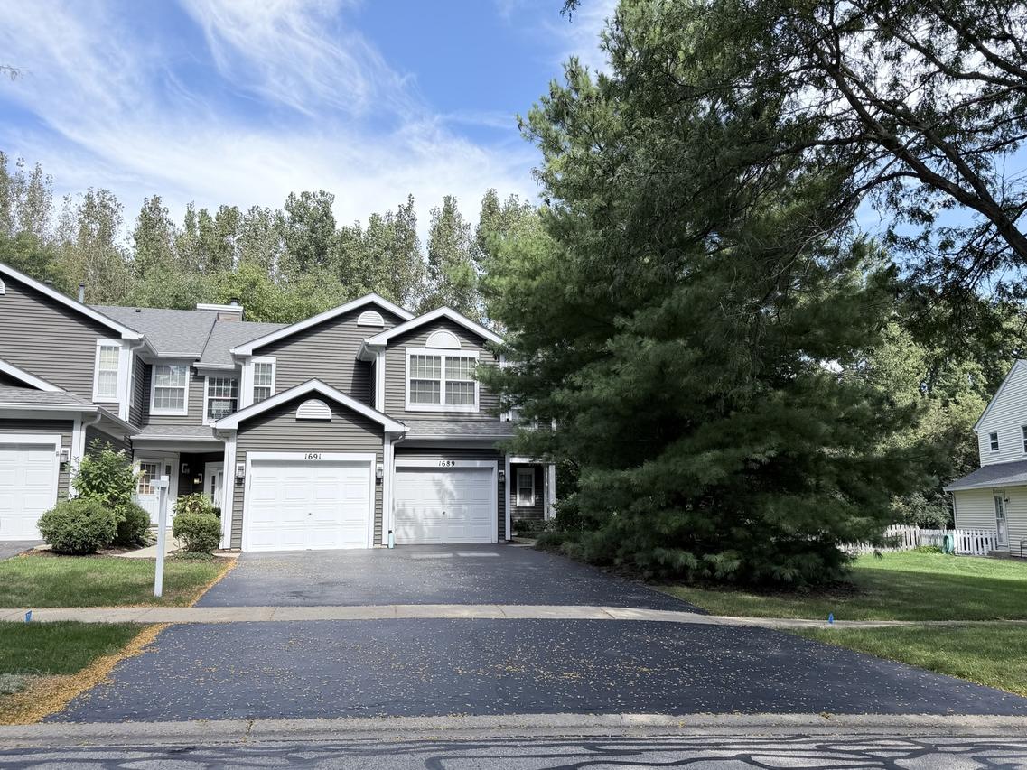 1691 Haines Dr., Batavia, IL 60510