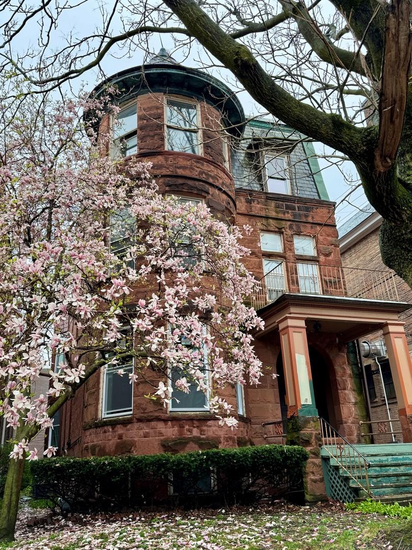937 Ontario St., Oak Park, IL 60302