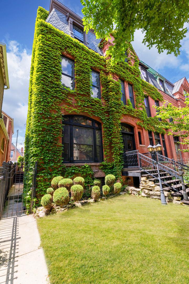 4126 S Lake Park Ave., Chicago, IL 60653