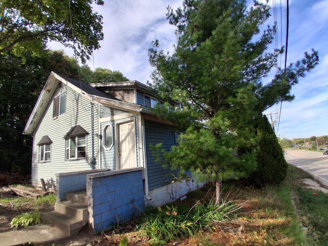 302 N Springfield Ave., Rockford, IL 61101