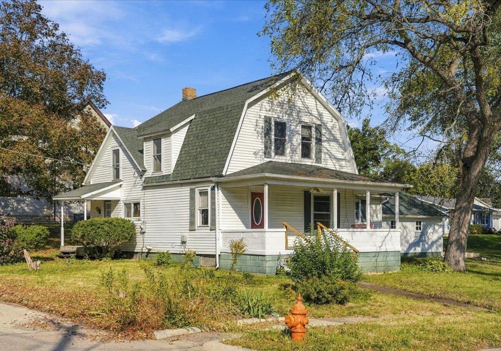 249 W Graham St., Dixon, IL 61021