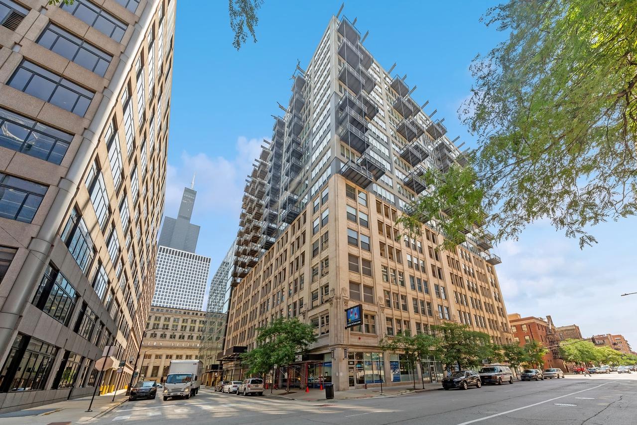 565 W Quincy St. #1216, Chicago, IL 60661