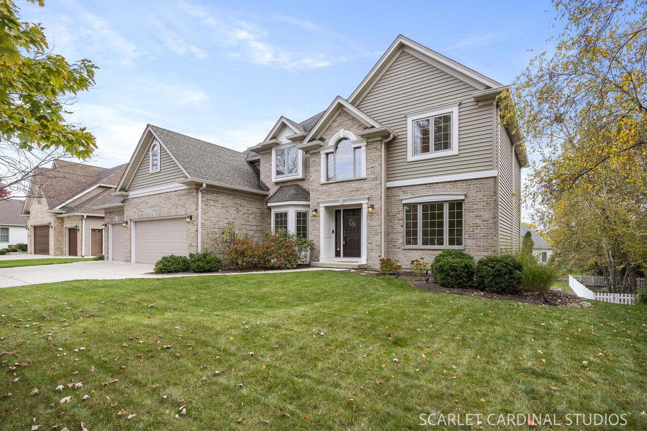 617 Hickory St., Sugar Grove, IL 60554