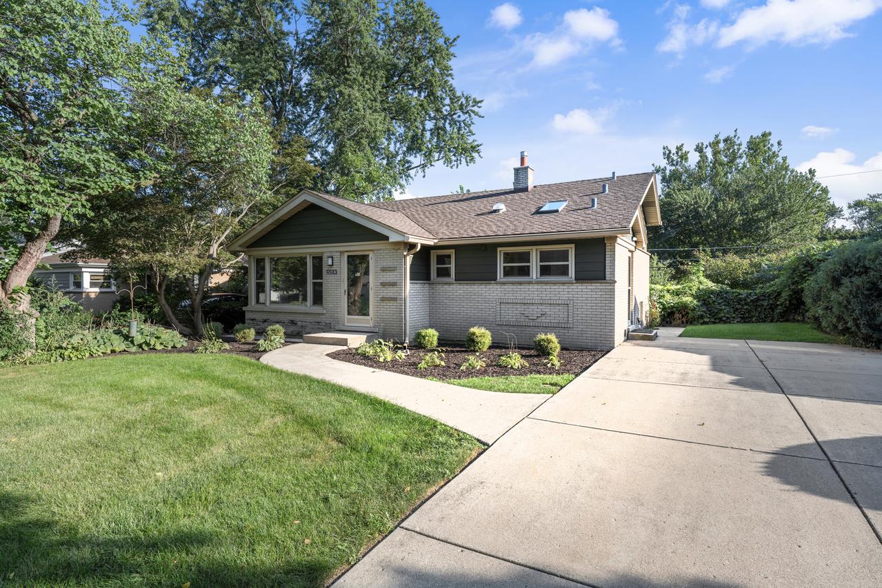 1505 W Euclid Ave., Arlington Heights, IL 60005