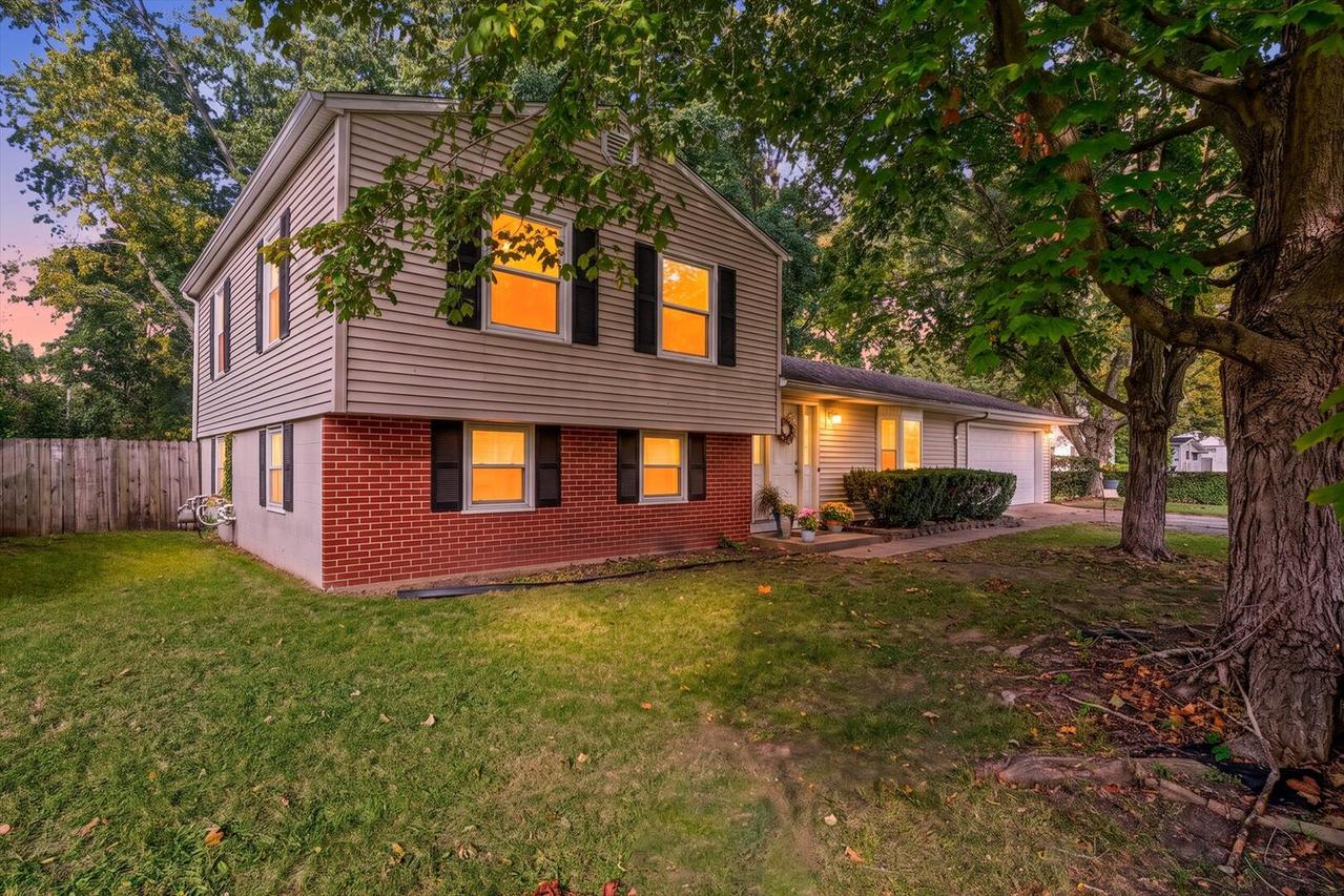 1513 Kenwood Rd., Champaign, IL 61821