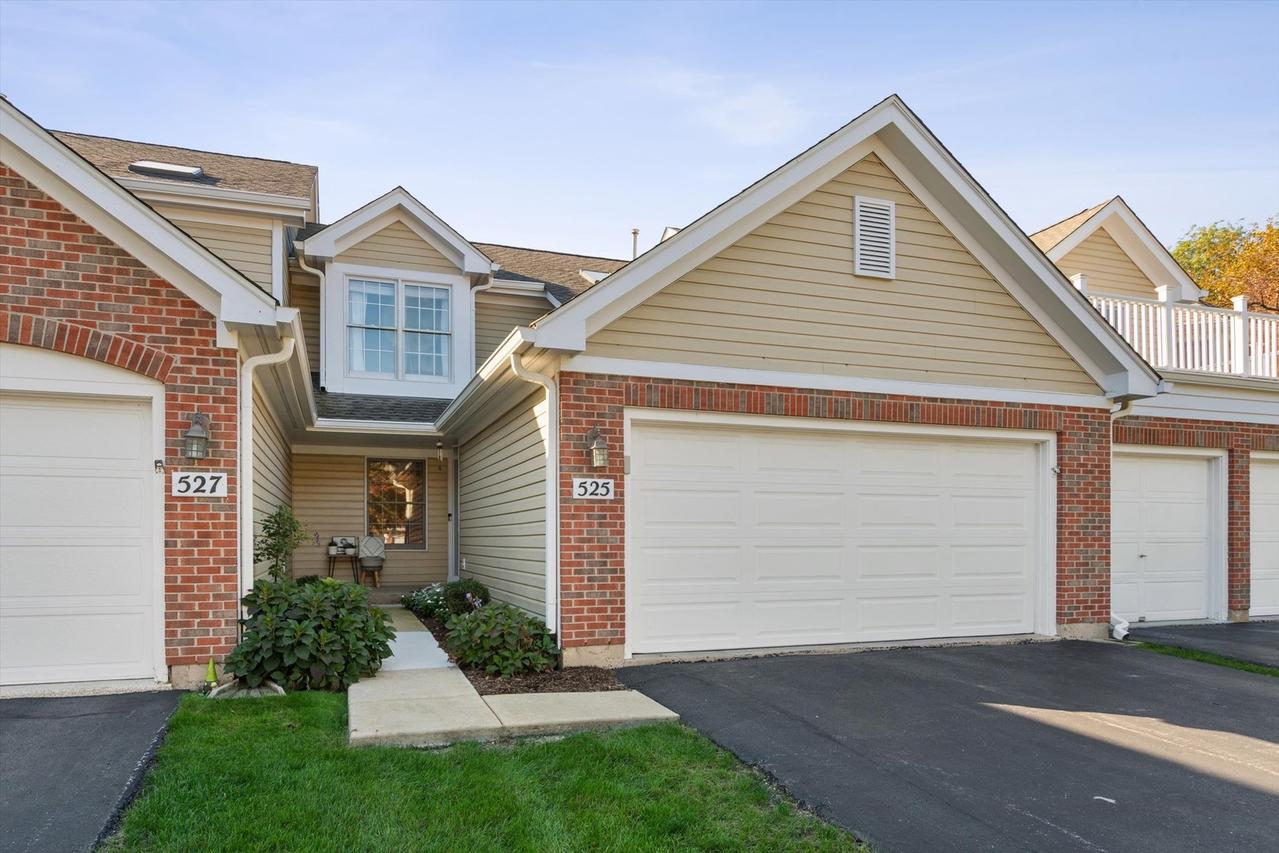 525 Bradbury Ln., Geneva, IL 60134