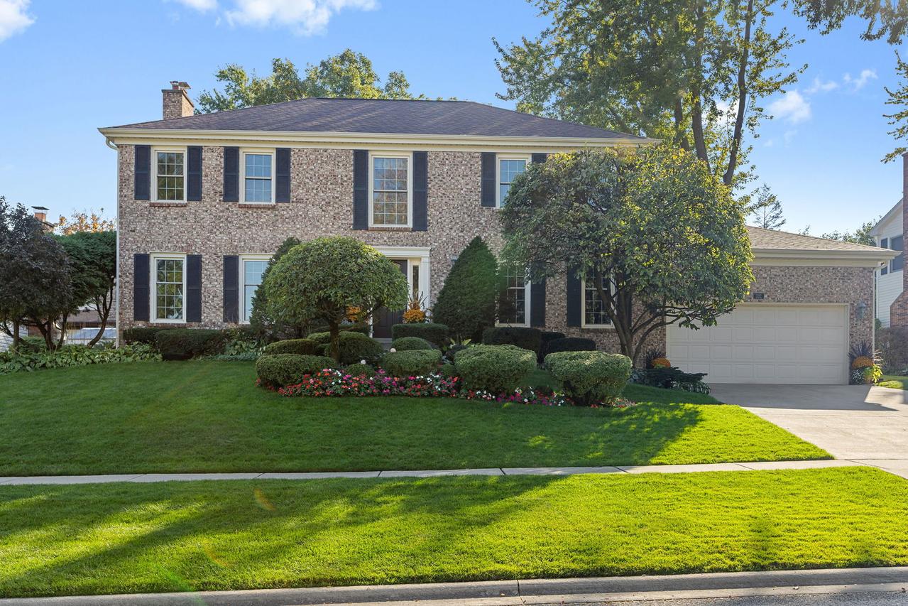 321 Forest Ln., Schaumburg, IL 60193