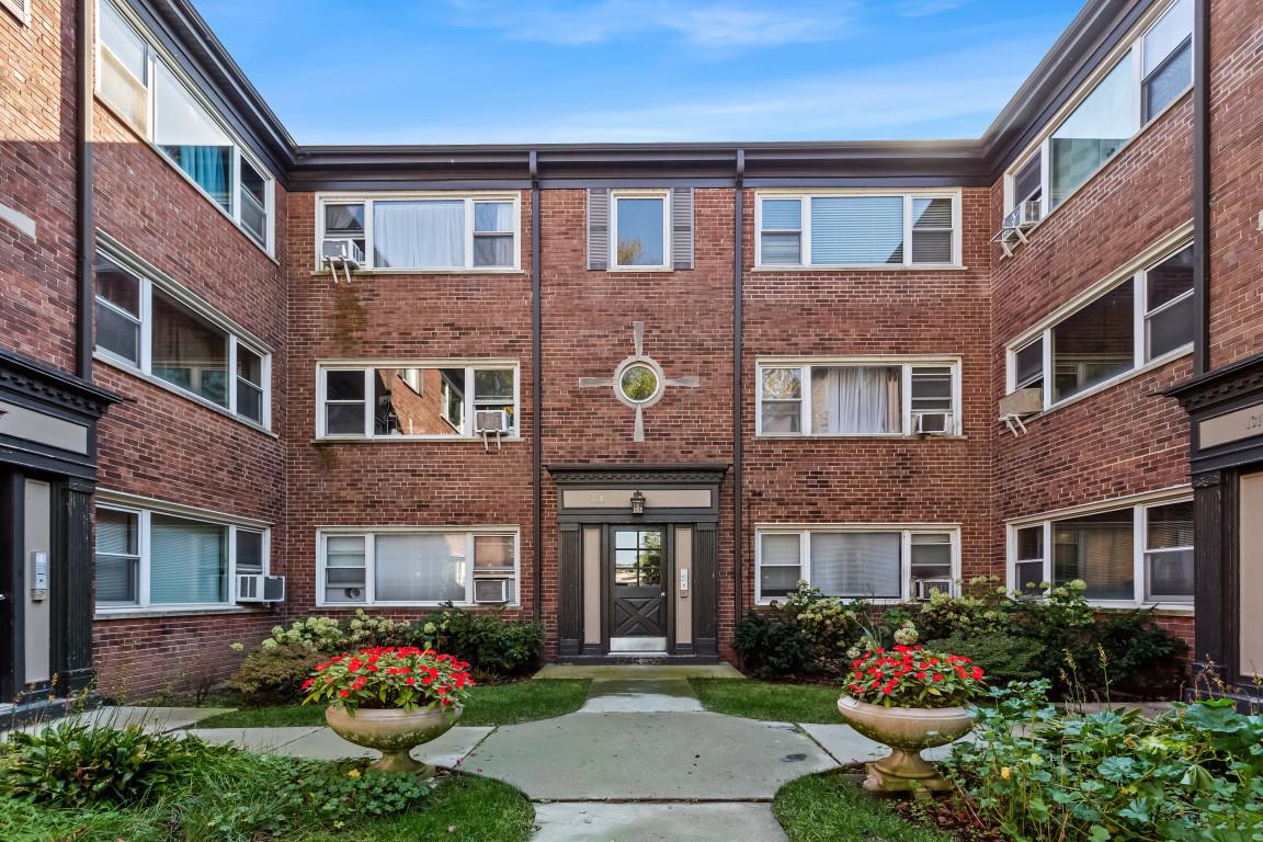 1314 Central St. #1N, Evanston, IL 60201