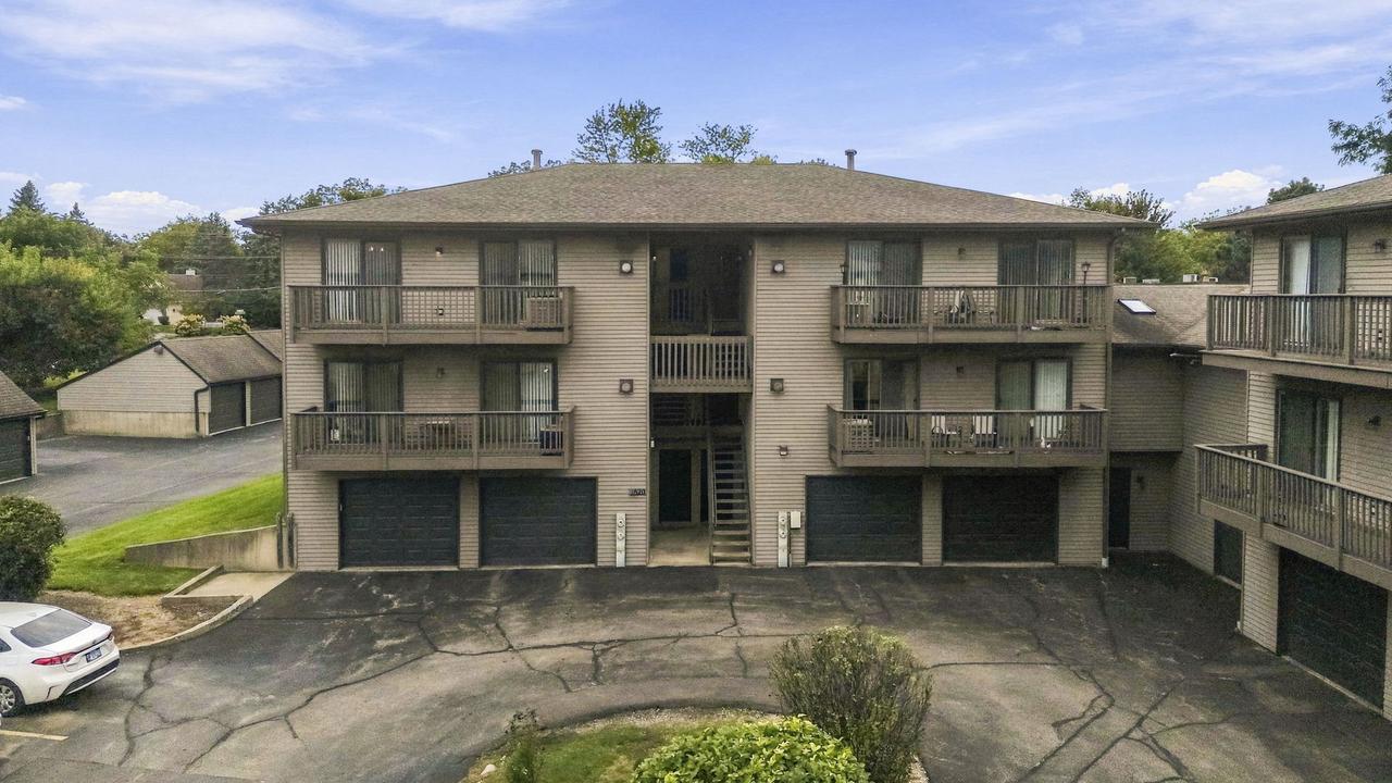 1820 W Highland Ave. #D, Elgin, IL 60123