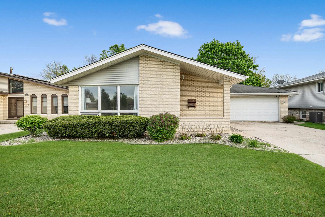 5911 W 125th Pl., Alsip, IL 60803