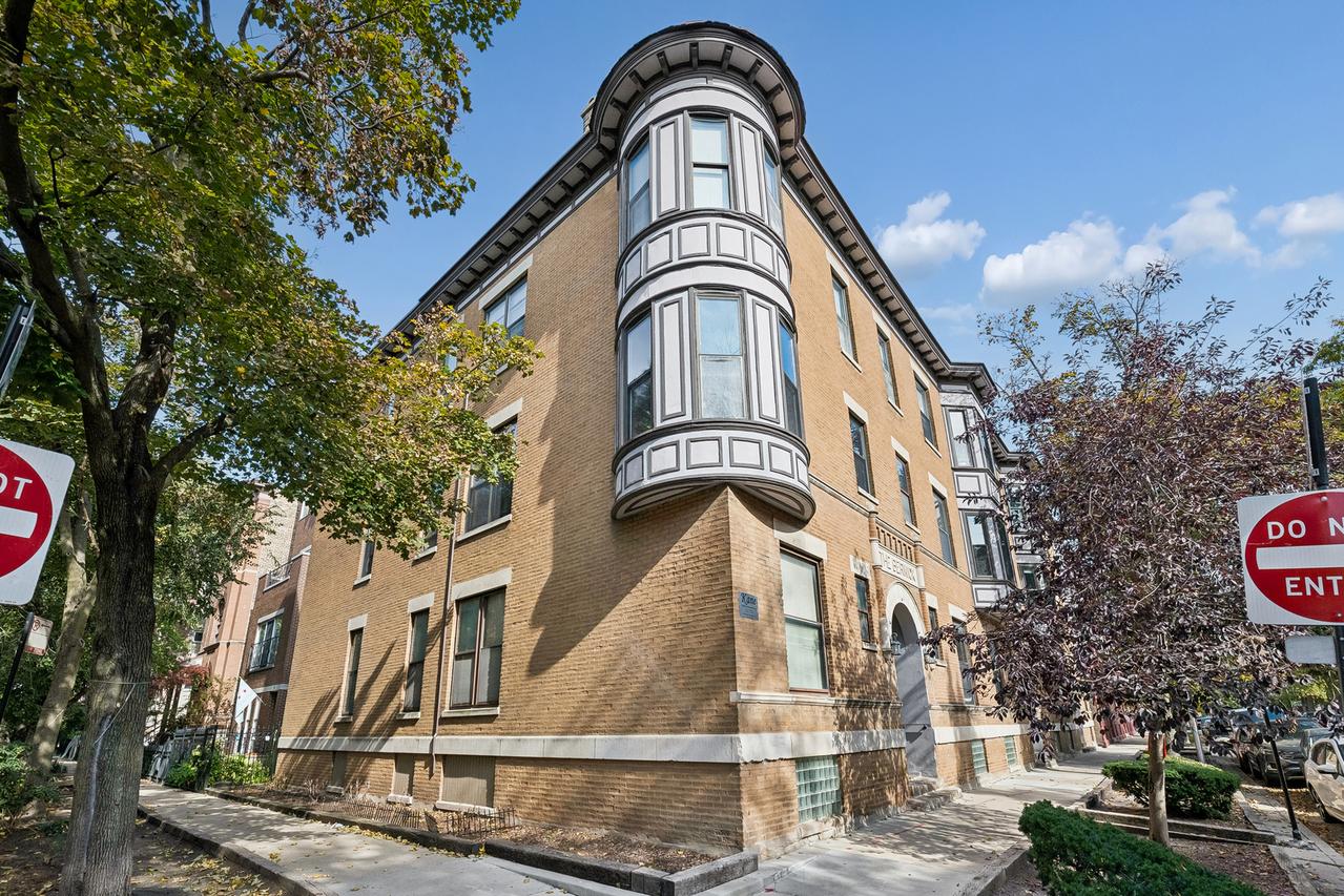 846 W Cornelia Ave. #202, Chicago, IL 60657