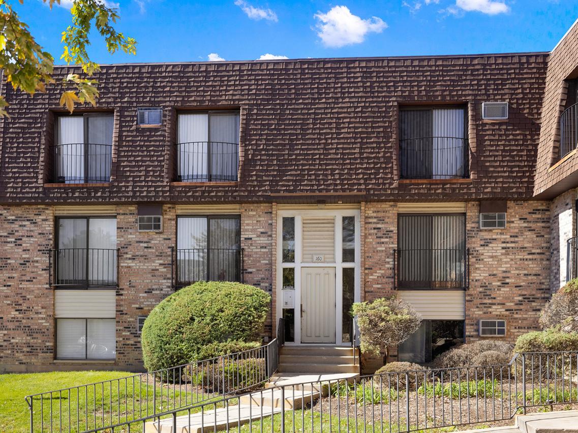 160 S Waters Edge Dr. #101, Glendale Heights, IL 60139