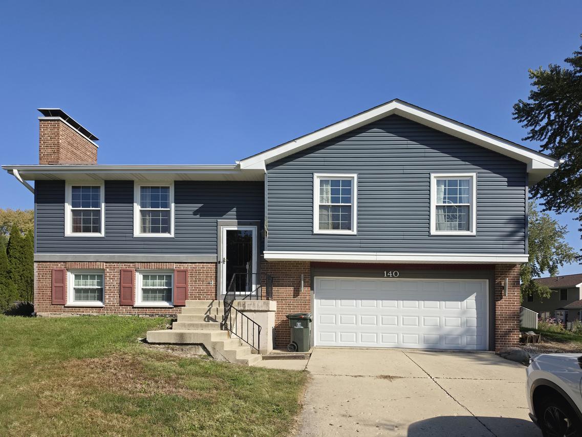 140 S Whispering Hills Dr., Naperville, IL 60540