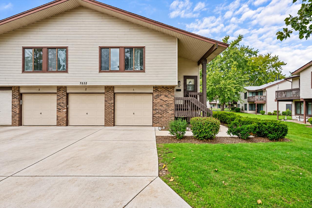 7532 Bristol Ln. #1, Hanover Park, IL 60133