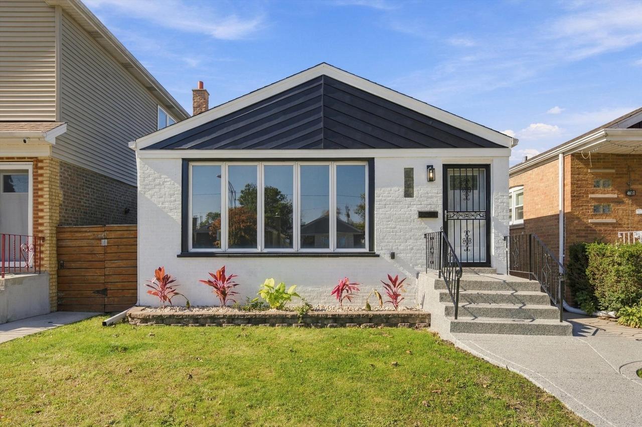 4812 S Leclaire Ave., Chicago, IL 60638