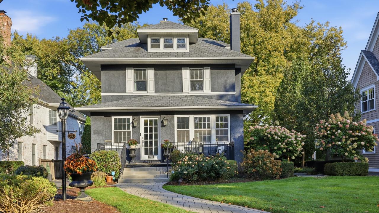 211 N Vine St., Hinsdale, IL 60521