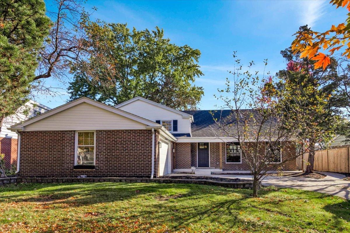 3123 N Stratford Rd., Arlington Heights, IL 60004
